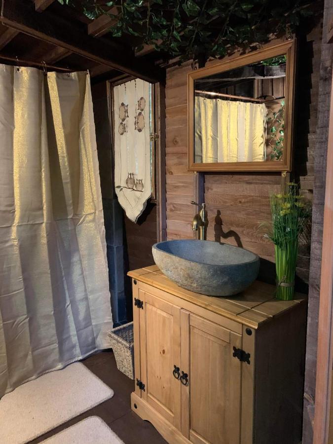 Starry Meadow & Rescued Animal Experiences Villa Great Yarmouth Exterior photo
